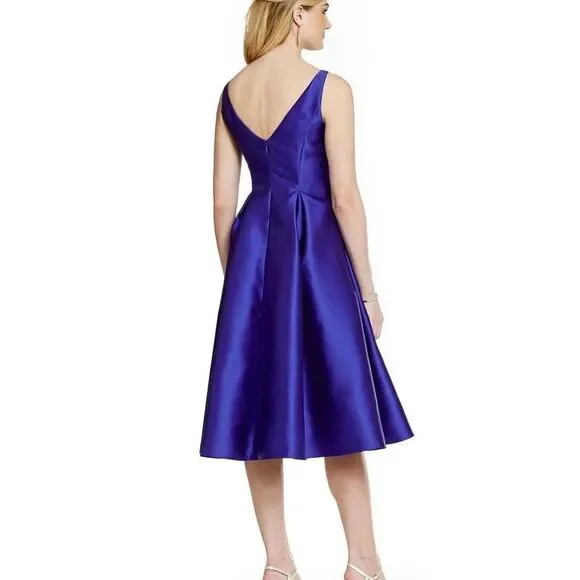 NWT ADRIANNA PAPELL SLEEVELESS MIKADO FIT AND FLARE MIDI DRESS WITH V-BACK - 8 - Picture 3 of 7